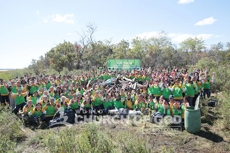 Group photo of World Mission Society Church of God volunteers after cleaning Sandy Debris in Jamaica Bay