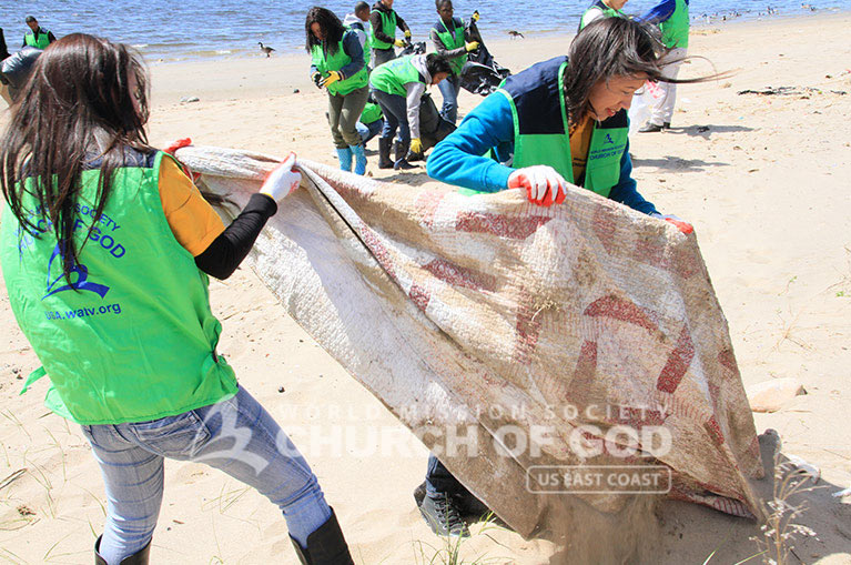 World Mission Society Church of God, WMSCOG, Cleanup, Jamaica Bay, Beach, Environment, Environmental Cleanup, Volunteer, New York, Passover, American Littoral Society