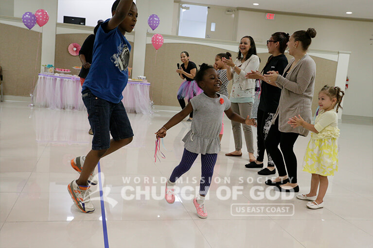 mommy, daughter, mom and child, dancing, dance class, fun games, World Mission Society Church of God, wmscog, love, family, New Windsor, NY, New York