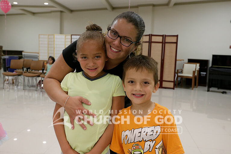 mommy, daughter, mom and child, dancing, dance class, fun games, World Mission Society Church of God, wmscog, love, family, New Windsor, NY, New York