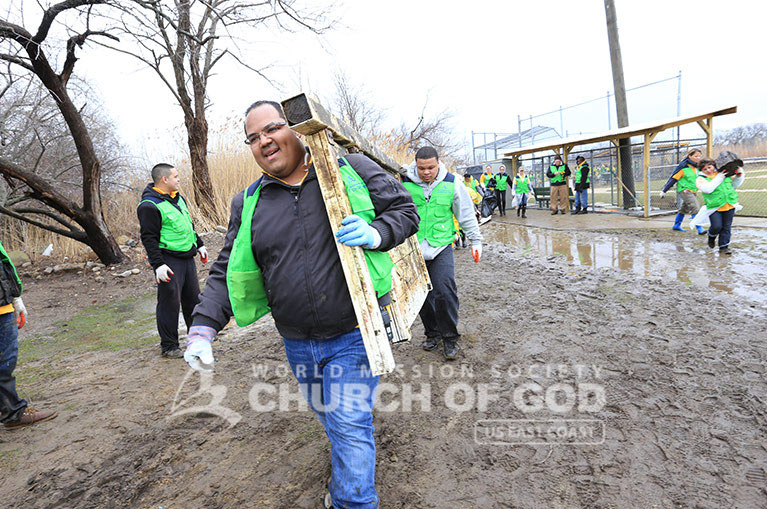 World Mission Society Church of God, WMSCOG, Cleanup, Jamaica Bay, Beach, Environment, Volunteerism, New York, Passover, American Littoral Society