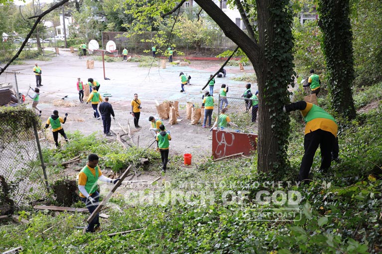 ASEZ, wmscog, world mission society church of god, maryland, baltimore, cleanup, flower planting, reduce crime, volunteerism, mother's street, Briscoe Park