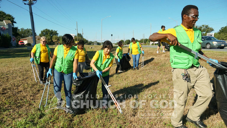 wmscog, world mission society church of god, orlando, fl, cleanup, asez, reduce crime, central, volunteerism, mother's street, UCF, University of Central Florida, Seminole State College, Valencia College, Rollins College, Full Sail University