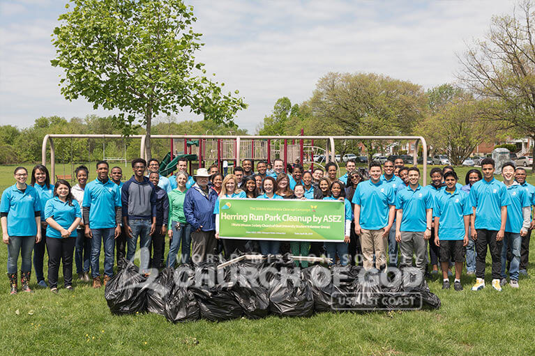 ASEZ volunteers group photo during their Herring Run Park cleanup in Baltimore, MD.