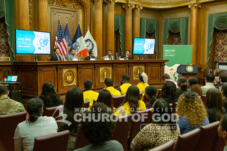 Panelists talking at the Reduce Plastic Seminar in Brooklyn.