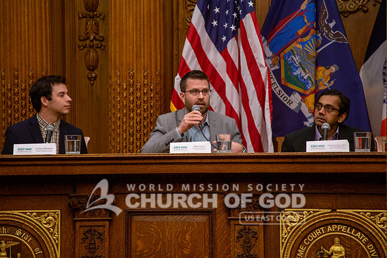 Panelists talking at the Reduce Plastic Seminar in Brooklyn.