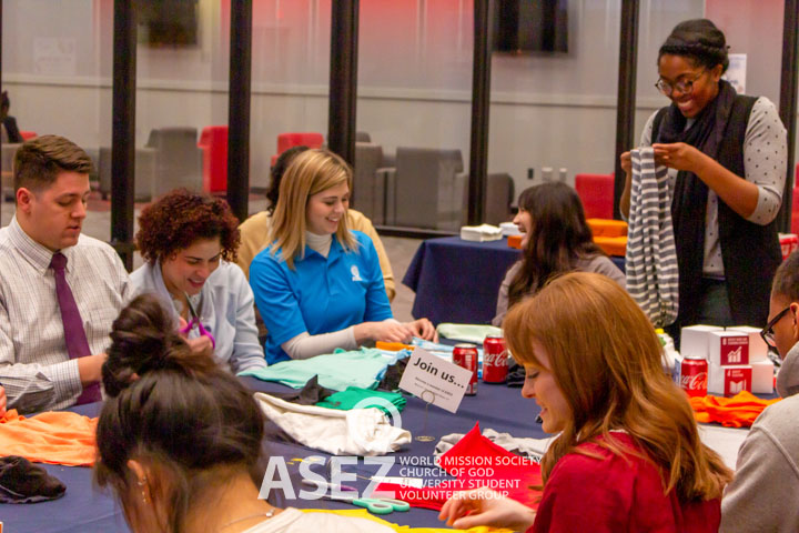 University of Louisville students upcycle old t-shirts into ASEZ DIY tote bags