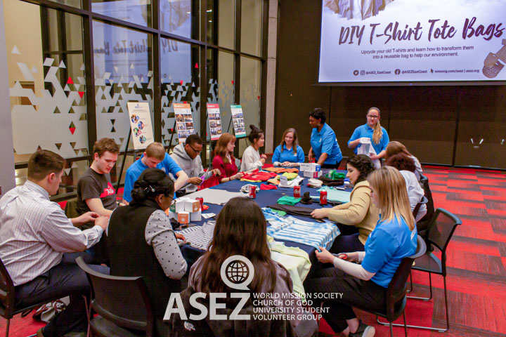 Students at University of Louisville make DIY tote bags out of old t-shirts to help the environment. 