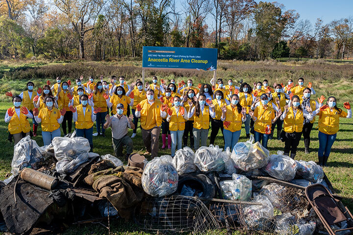 20201108 Kenilworth Creek Cleanup Waving Group Photo 1