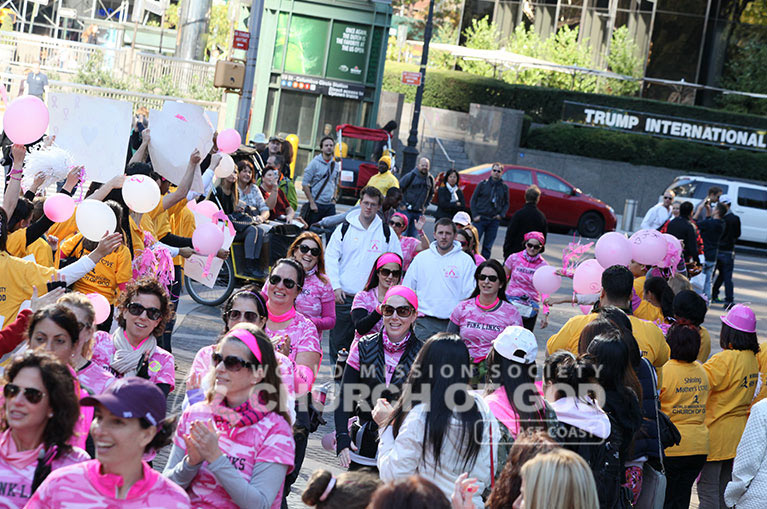 WMSCOG, World Mission Society Church of God, Chruch of God, Yellow shirts, cheering, volunteering, smile campaign, breast cancer awareness, avon, avon breast cancer walk, pink, fight cancer