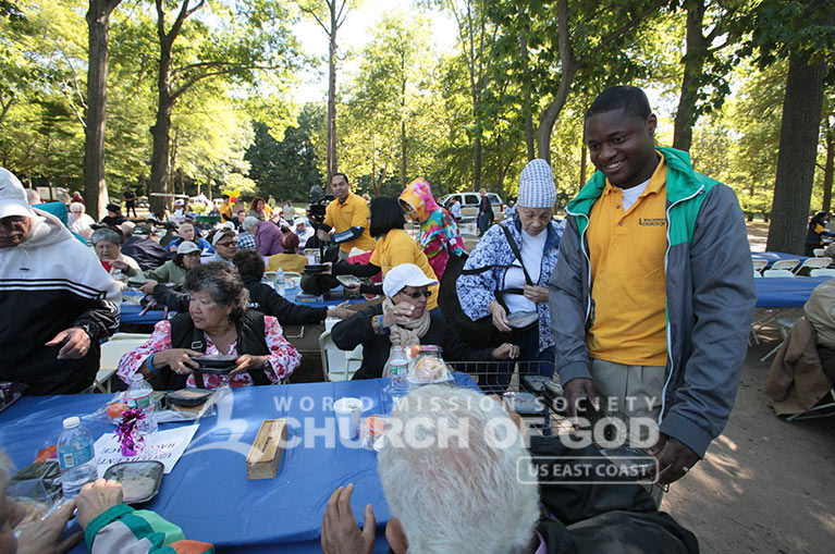 Bergen County Senior Picnic, world mission society church of god, paramus, board of chosen freeholders, senior citizens, chris christie, hurricane sandy, yellow shirts,