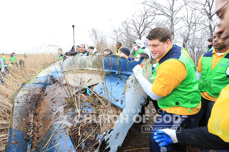 World Mission Society Church of God, WMSCOG, Cleanup, Jamaica Bay, Beach, Environment, Volunteerism, New York, Passover, American Littoral Society