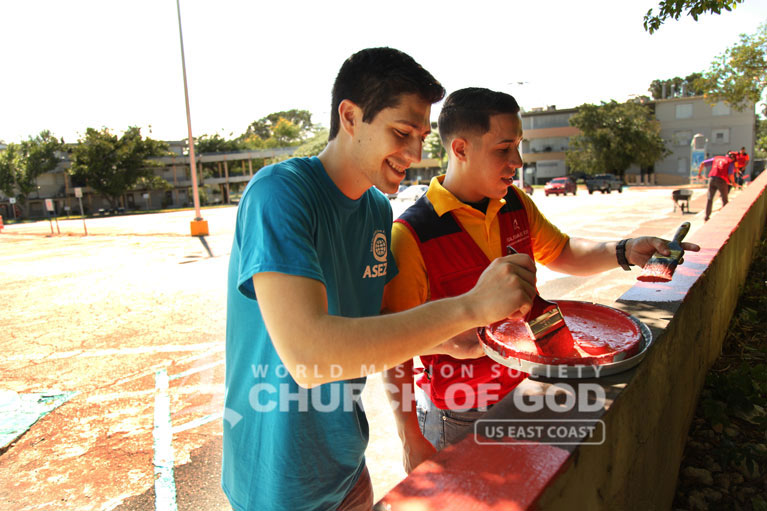 ASEZ, wmscog, world mission society church of god, PR, Puerto Rico, University of Puerto Rico, Aguadilla, cleanup, reduce crime, volunteerism, UPR